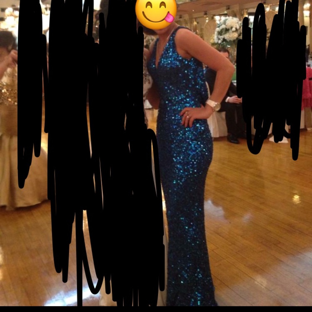 Dress - Picture 4 of 4